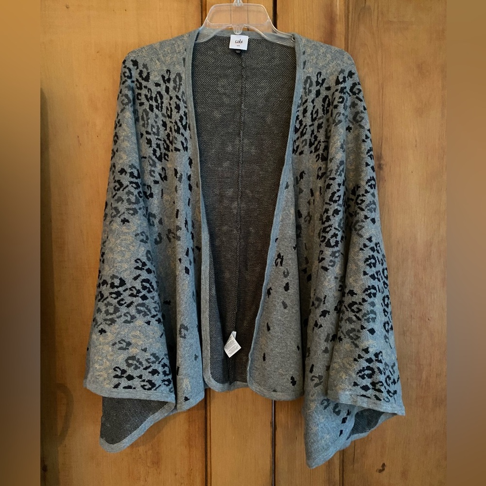 Cabi gray caplet